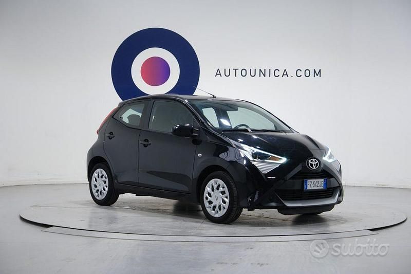 Usata Toyota Aygo Connect Style 72 CV (52 kW) 2019 Nero Utilitaria