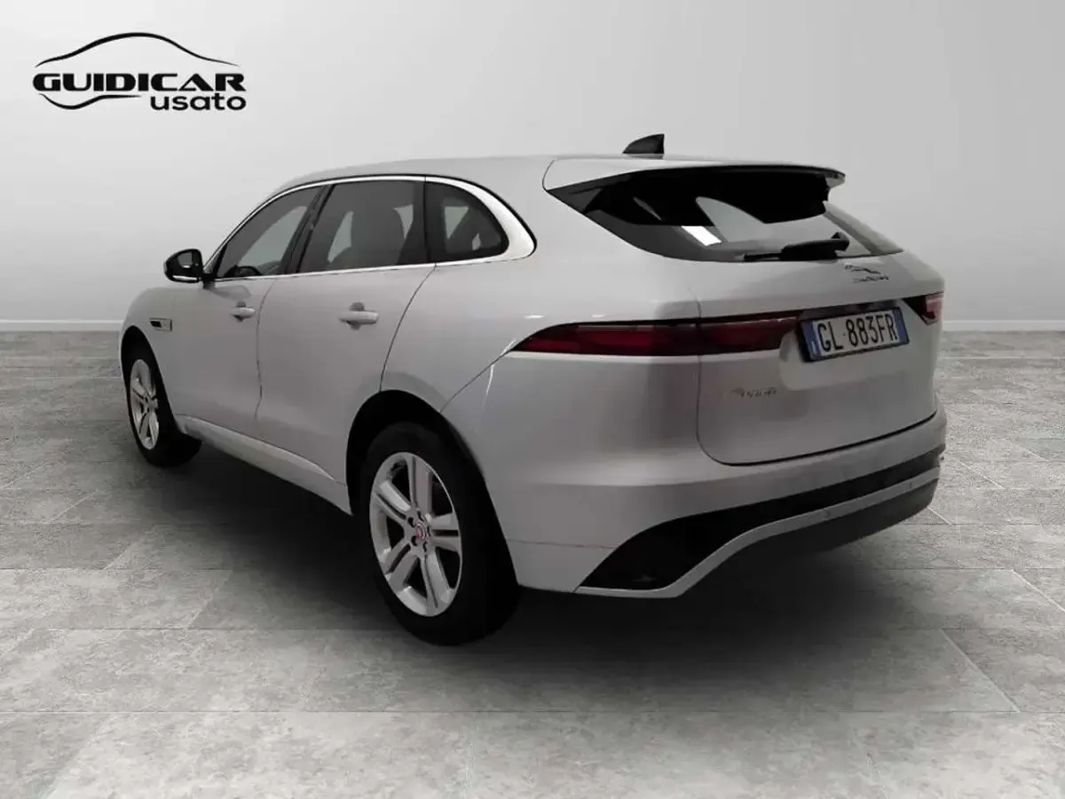 Usata Jaguar F-Pace R-Dynamic 204 CV (150 kW) 2022 Grigio SUV