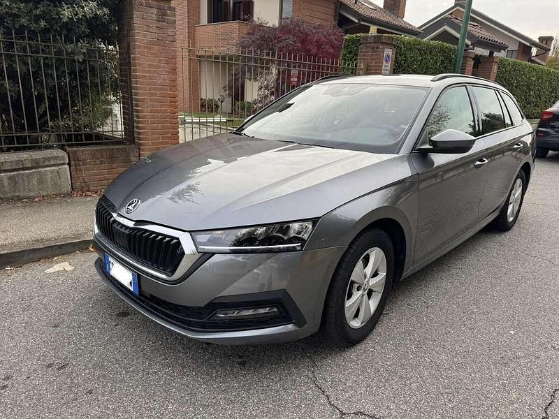 Usata Skoda Octavia Executive 116 CV (85 kW) 2023 Grigio Station wagon