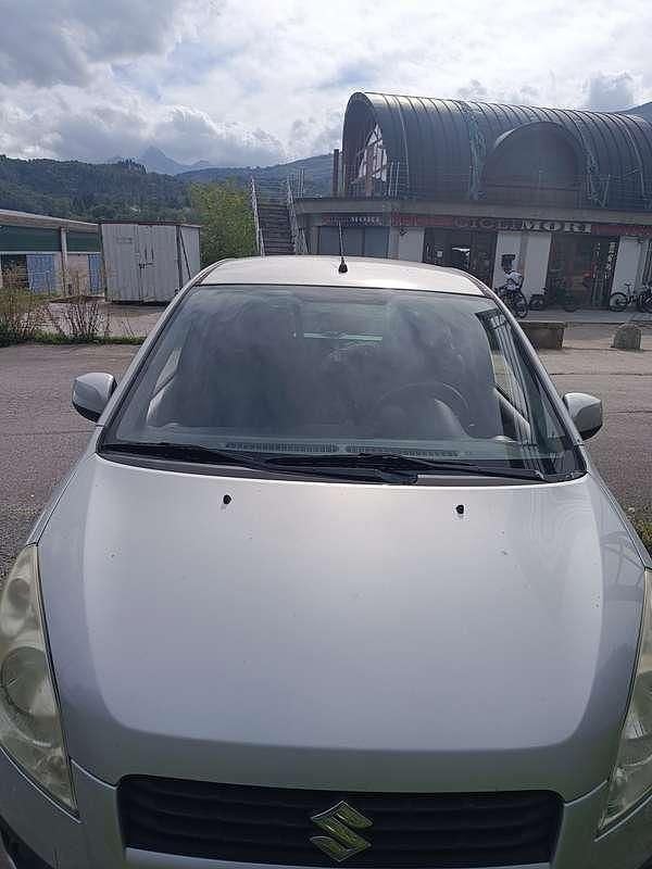 Argento Usata 2010 Suzuki Splash Due volumi | 3000 € (Super prezzo) - Immagine 1/4