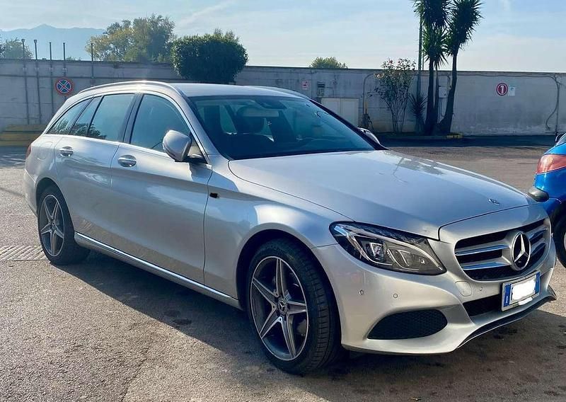 Argento Usata 2017 Mercedes C220 Premium Station wagon | 20.000 € (Buon prezzo) - Immagine 1/4