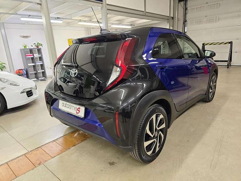 Usata Toyota Aygo X Trend 72 CV (52 kW) 2023 Juniper blue & black SUV