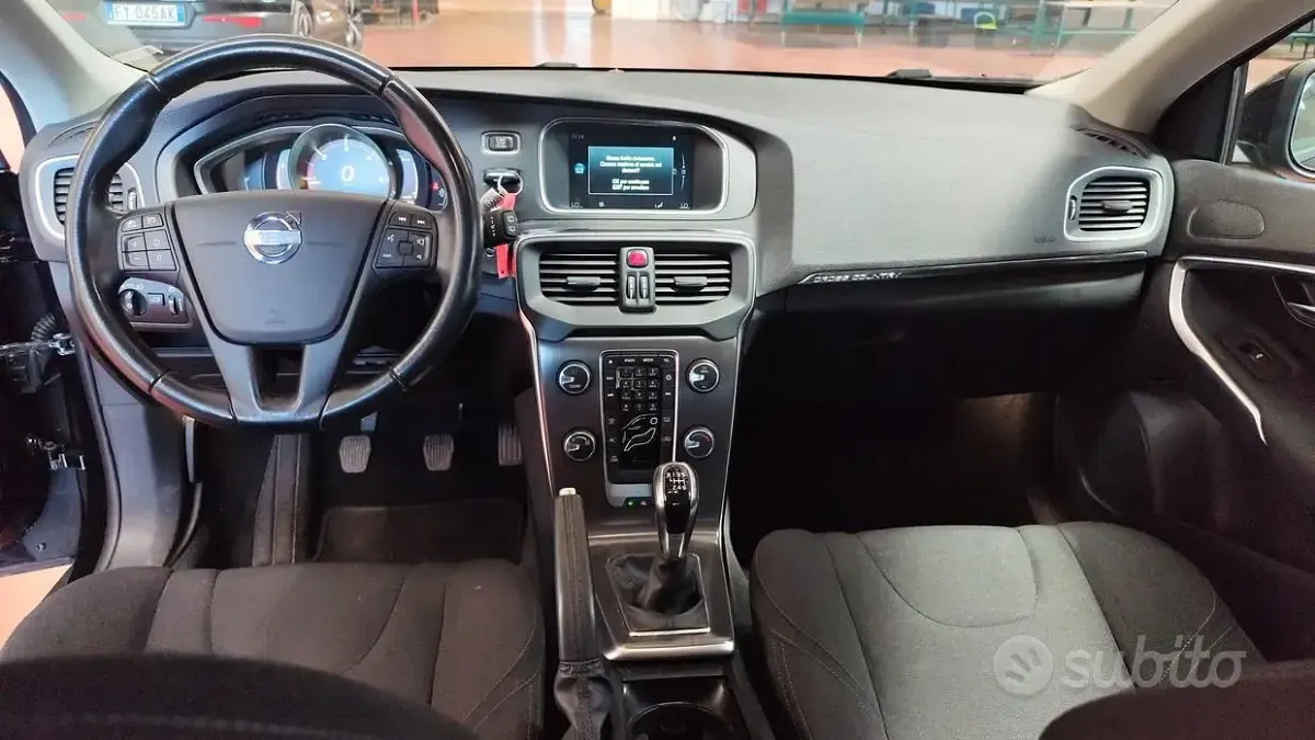 Usata Volvo V40 CC 115 CV (84 kW) 2014 Nero Station wagon