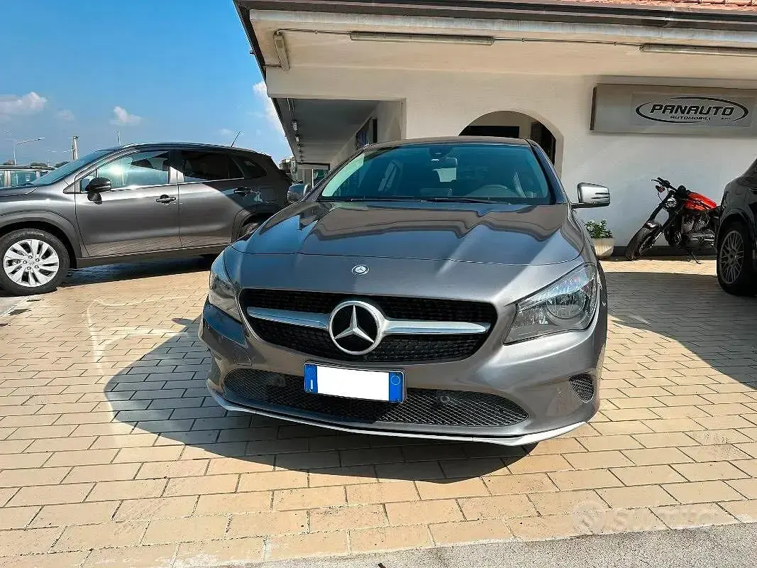 Usata Mercedes CLA220 Business 2016 Grigio Berlina