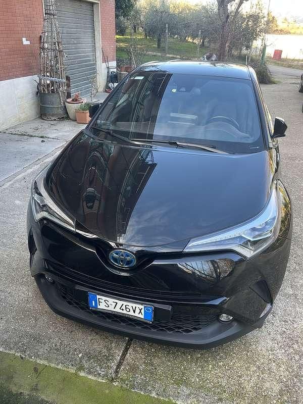 Usata Toyota C-HR Lounge 98 CV (72 kW) 2018 SUV