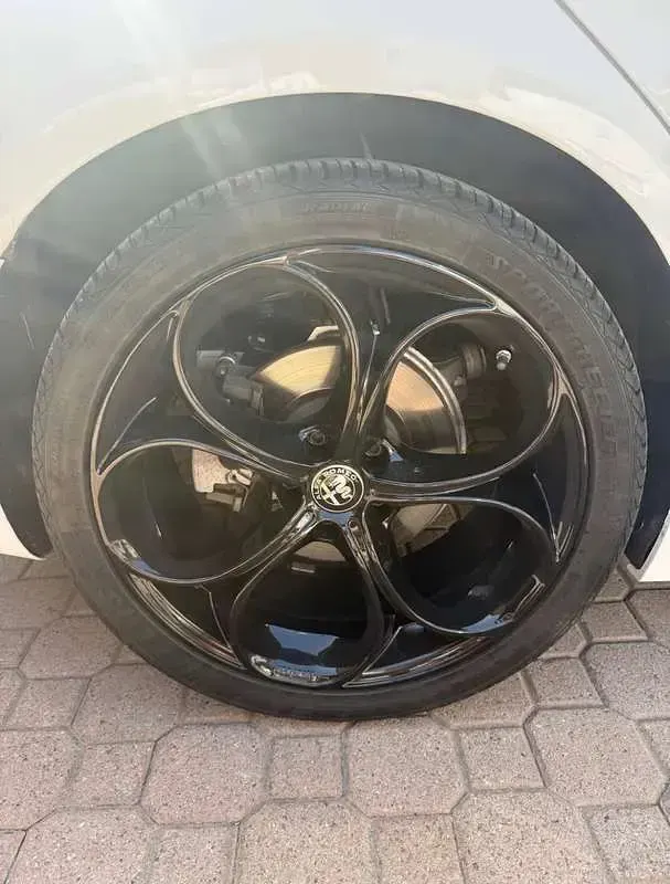 Usata Alfa Romeo Giulia 150 CV (110 kW) 2020 Bianco Berlina
