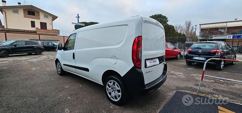 Usata Fiat Doblò 105 CV (77 kW) 2016 Bianco Monovolume