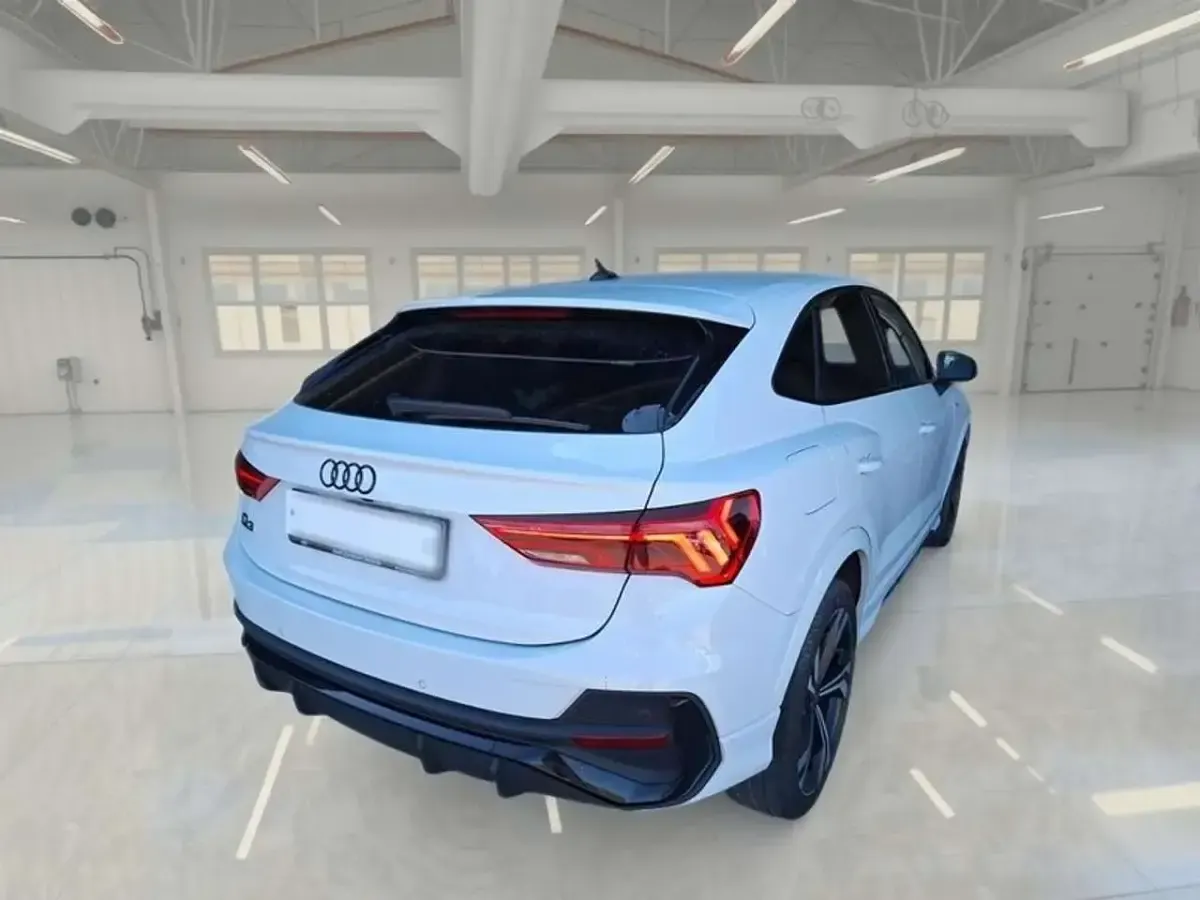 Usata Audi Q3 Sportback 150 CV (110 kW) 2023 Bianco SUV