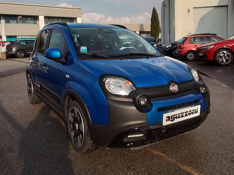 Usata Fiat Panda Cross Cross 69 CV (50 kW) 2025 Blu/azzurro Utilitaria