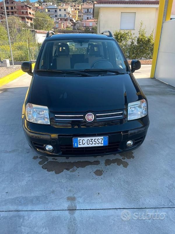 Usata Fiat Panda Dynamic 69 CV (50 kW) 2011 Nero Utilitaria