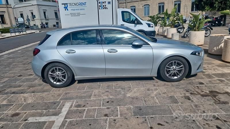 Usata Mercedes A180 136 CV (100 kW) 2019 Grigio Utilitaria