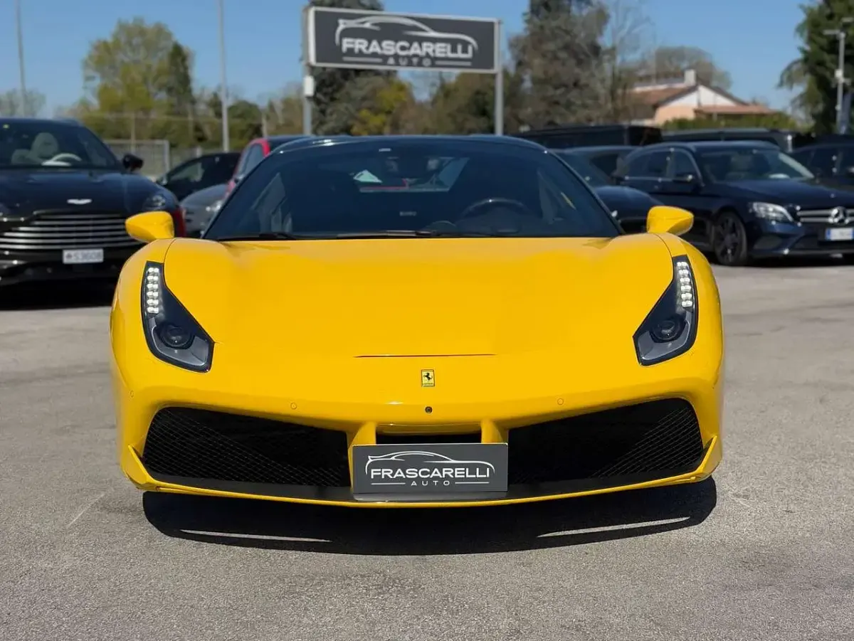 Usata Ferrari 488 670 CV (492 kW) 2017 Giallo modena Cabrio