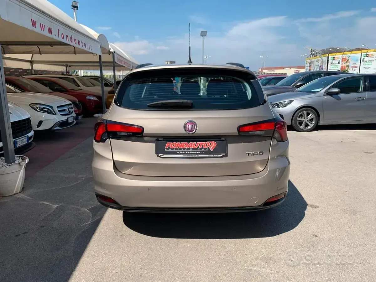 Usata Fiat Tipo Lounge 95 CV (69 kW) 2017 Giallo Station wagon