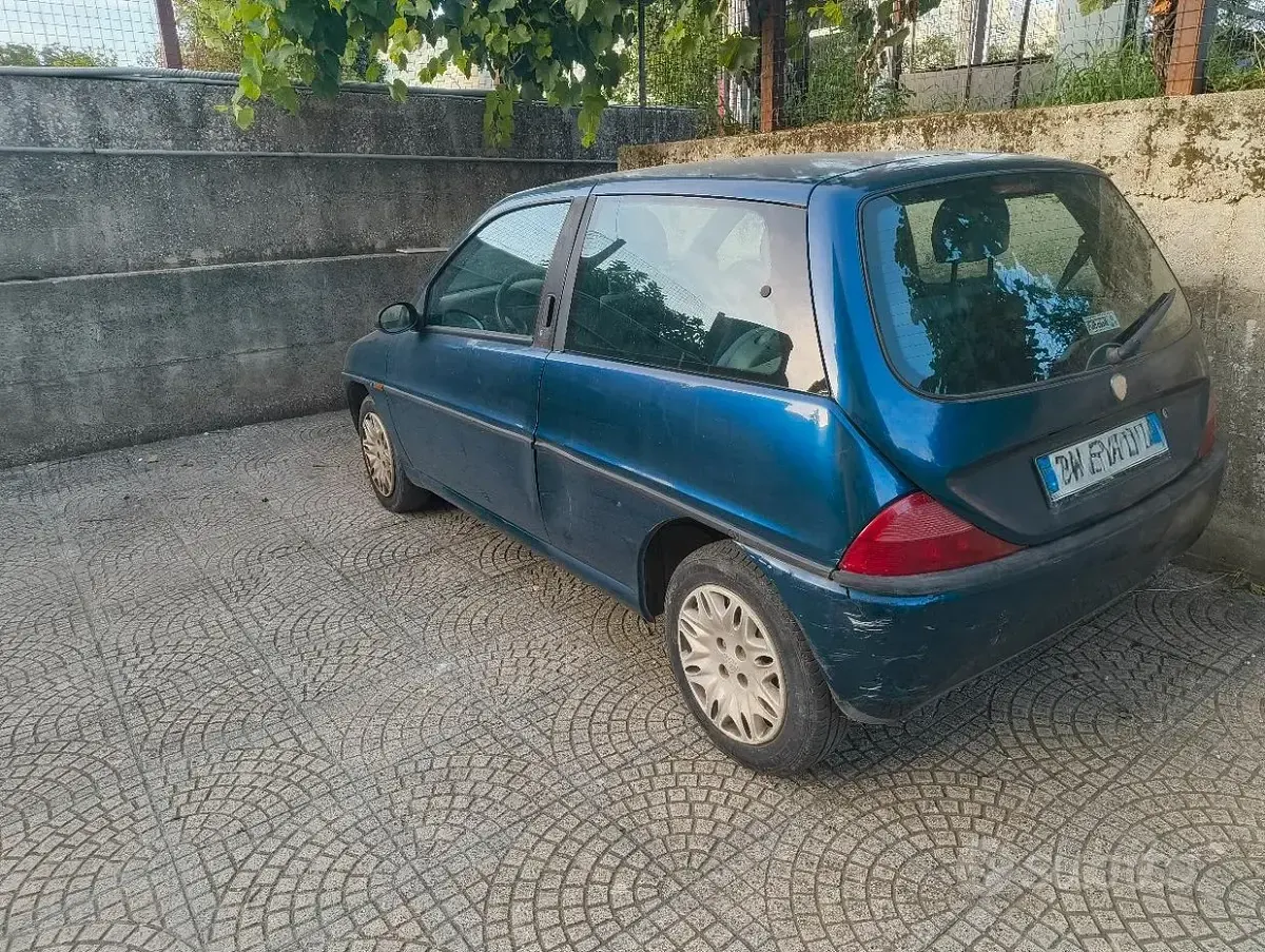 Usata Lancia Ypsilon 2000 Blu Utilitaria