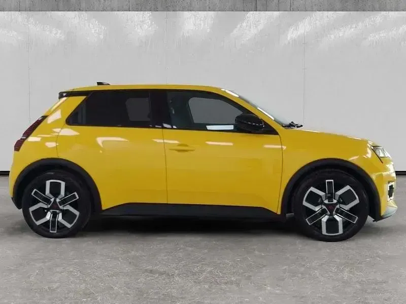 Usata Renault 5 E-Tech Urban 89 kW (122 CV) 2025 Giallo Berlina