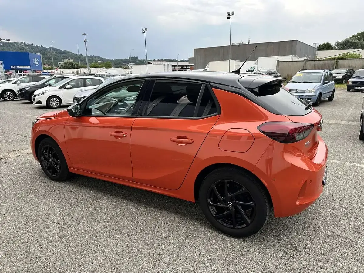 Usata Opel Corsa Design & Tech 75 CV (55 kW) 2023 Arancione Utilitaria