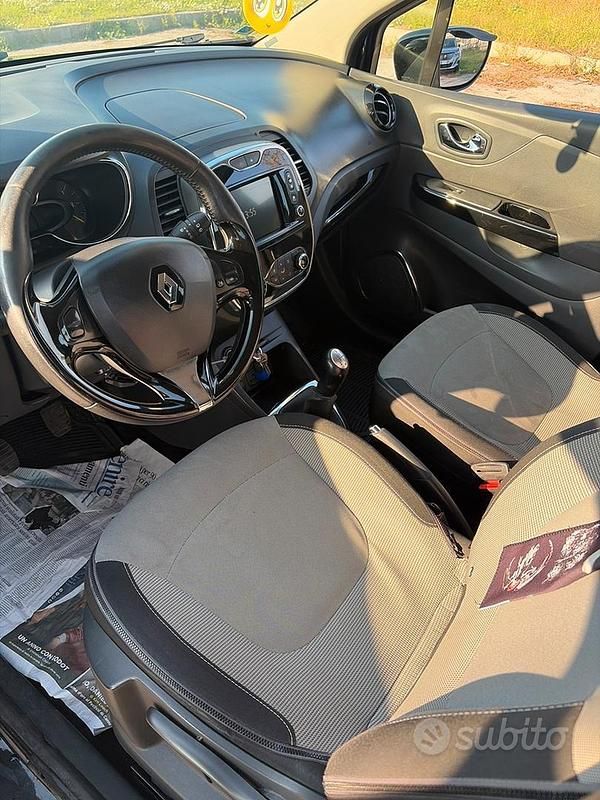 Usata Renault Captur 90 CV (66 kW) 2014 Nero SUV