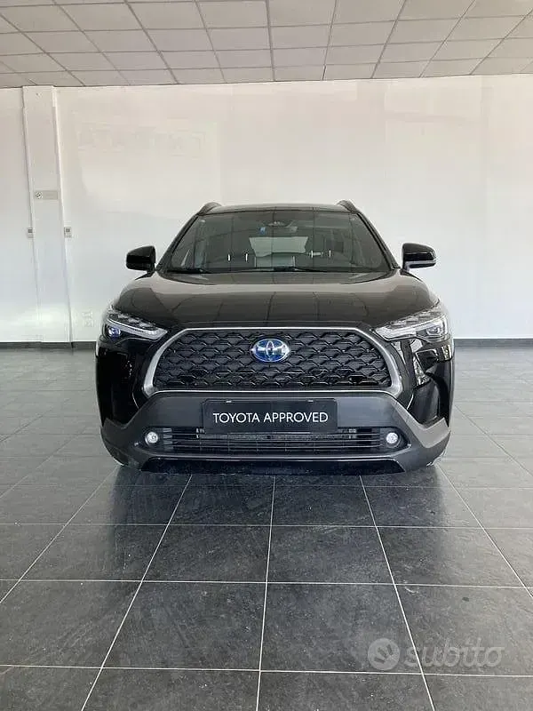 Usata Toyota Corolla Cross Trend 197 CV (144 kW) 2022 Nero SUV