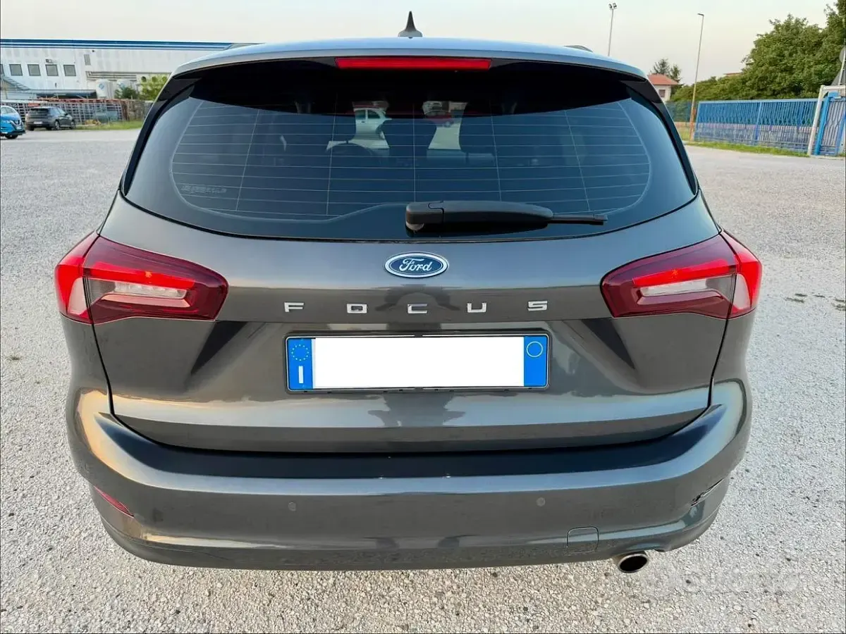 Usata Ford Focus Business Edition 120 CV (88 kW) 2023 Grigio Station wagon