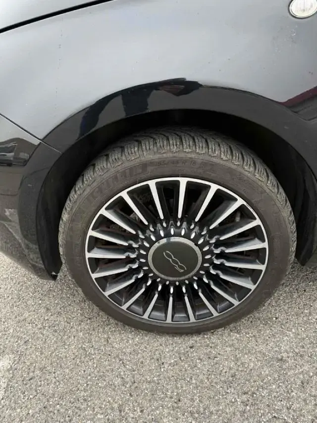 Usata Fiat 500C Lounge 69 CV (50 kW) 2020 Nero metallizzato Cabrio