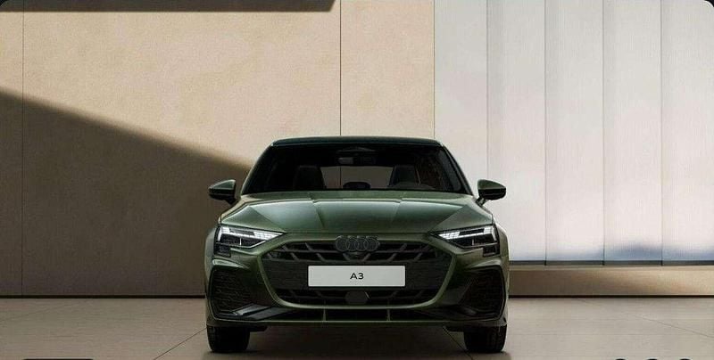 Nuova Audi A3 S-Line 150 CV (110 kW) 2025 Verde Berlina