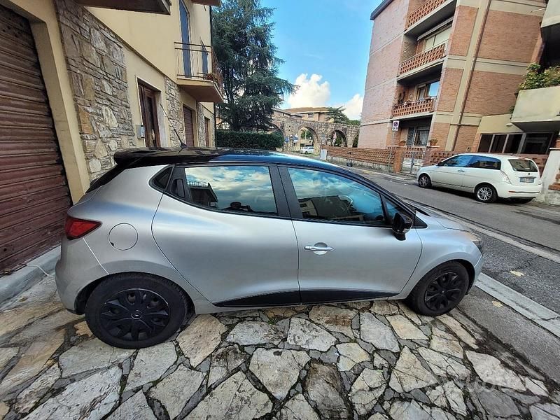 Usata Renault Clio IV 75 CV (55 kW) 2014 Grigio Berlina