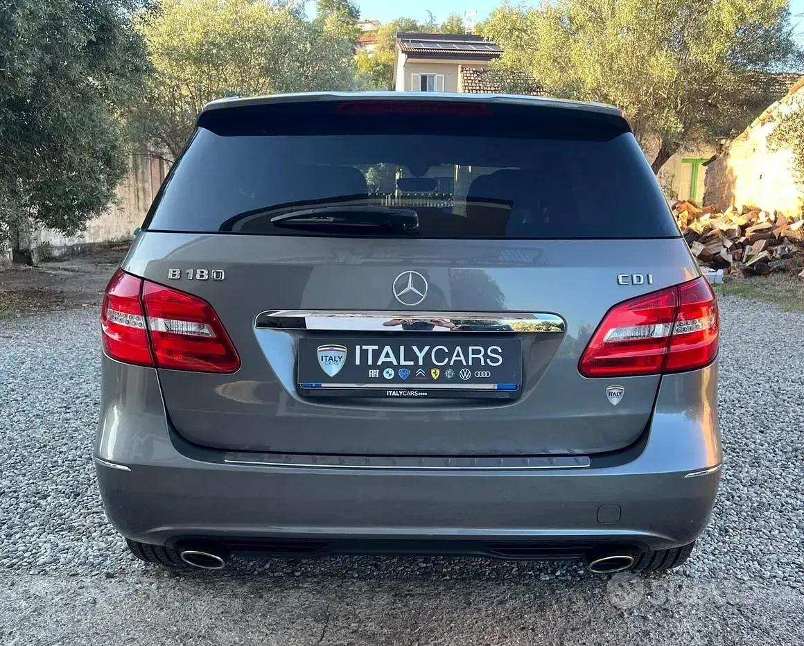 Usata Mercedes B180 Advanced 109 CV (80 kW) 2013 Grigio Monovolume