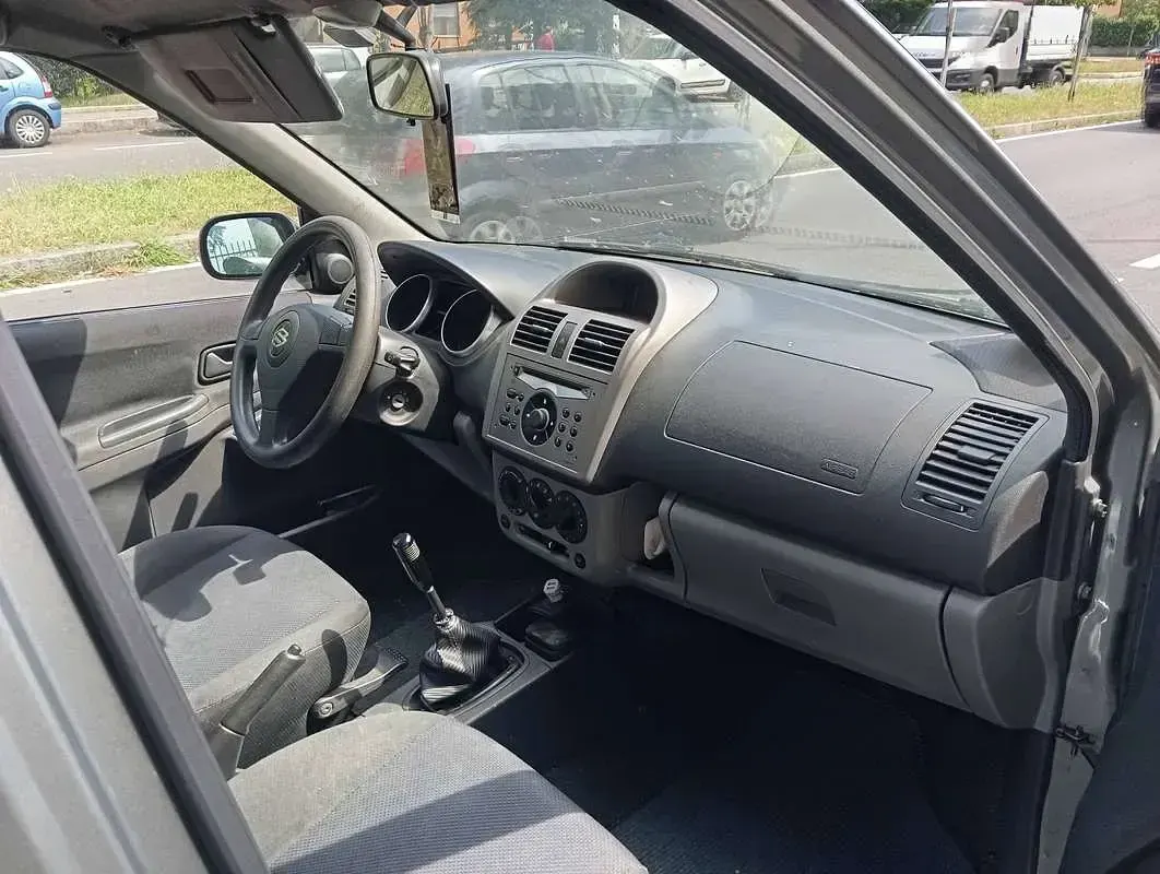Usata Suzuki Ignis 99 CV (72 kW) 2006 Utilitaria