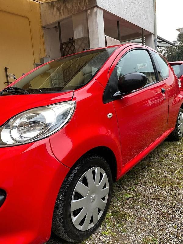 Usata Peugeot 107 68 CV (50 kW) 2007 Utilitaria