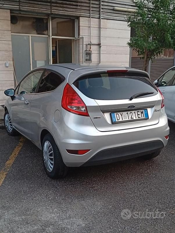 Usata Ford Fiesta 97 CV (71 kW) 2009 Utilitaria