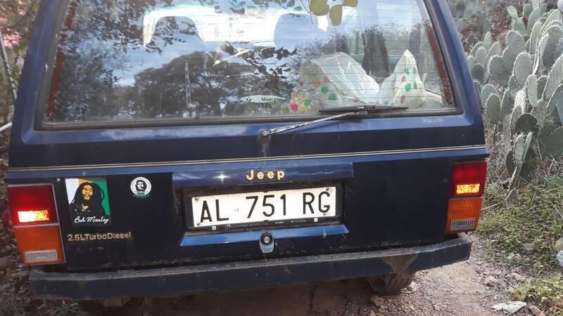 Blu Usata 1996 Jeep Cherokee SUV | 3700 € (Ottimo prezzo) - Immagine 1/4