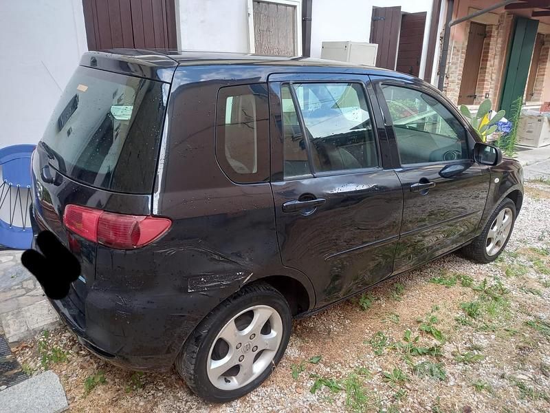 Usata Mazda 2 75 CV (55 kW) 2006 Nero Utilitaria