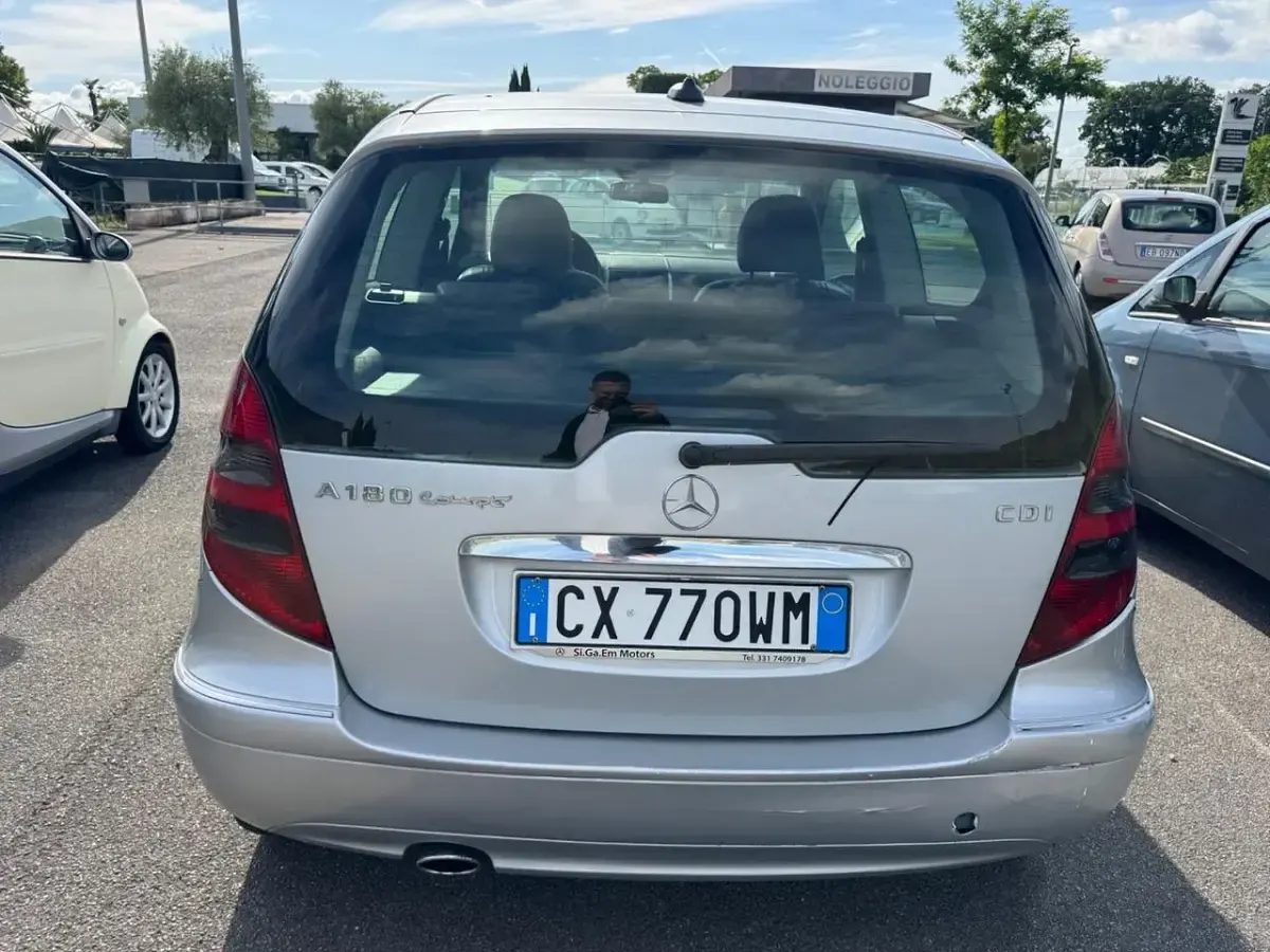 Usata Mercedes A180 Avantgarde 109 CV (80 kW) 2005 Argento Coupé