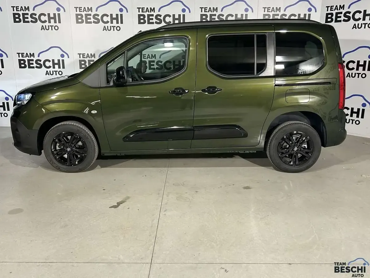 Nuova Fiat Doblò 131 CV (96 kW) 2026 Verde Monovolume