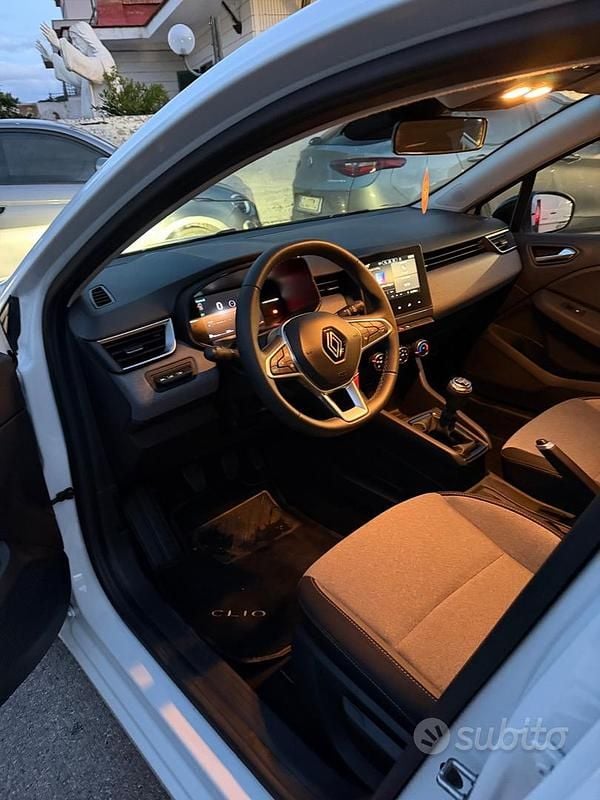 Usata Renault Clio V Evolution 100 CV (73 kW) 2024 Bianco Berlina
