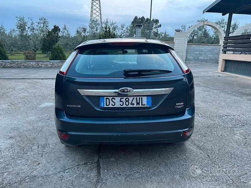 Usata Ford Focus Titanium 90 CV (66 kW) 2008 Grigio Berlina