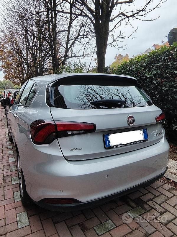 Usata Fiat Tipo 120 CV (88 kW) 2018 Grigio Station wagon