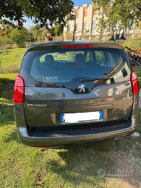 Usata Peugeot 5008 110 CV (80 kW) 2013 Monovolume