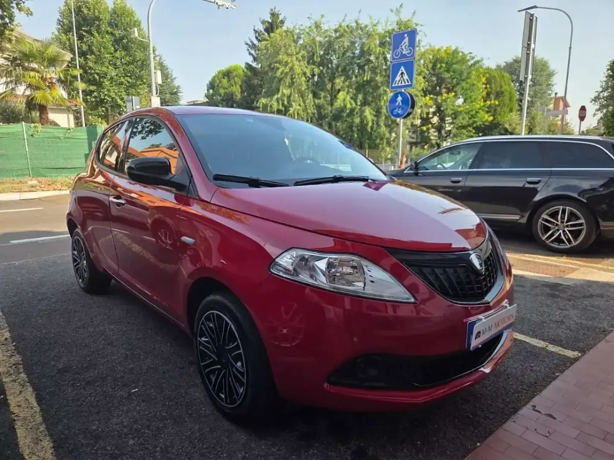 Usata Lancia Ypsilon S 69 CV (50 kW) 2024 Rosso Utilitaria