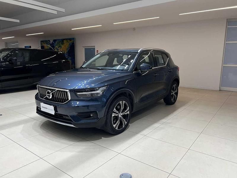 Usata Volvo XC40 132 CV (97 kW) 2021 Blu SUV
