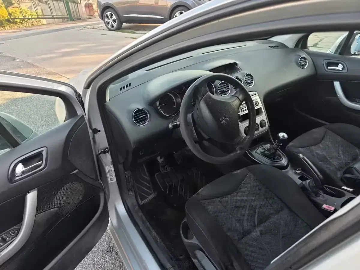 Usata Peugeot 308 89 CV (65 kW) 2010 Argento Berlina