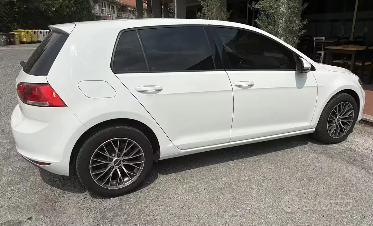 Usata VW Golf VII Comfortline 105 CV (77 kW) 2014 Utilitaria