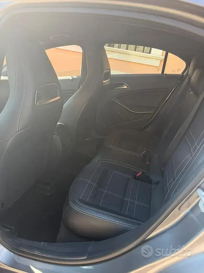 Usata Mercedes A180 109 CV (80 kW) 2014 Grigio Utilitaria