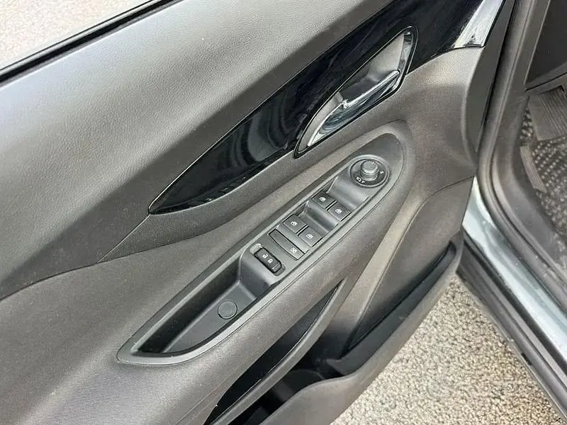 Usata Opel Mokka X 140 CV (102 kW) 2017 Grigio SUV