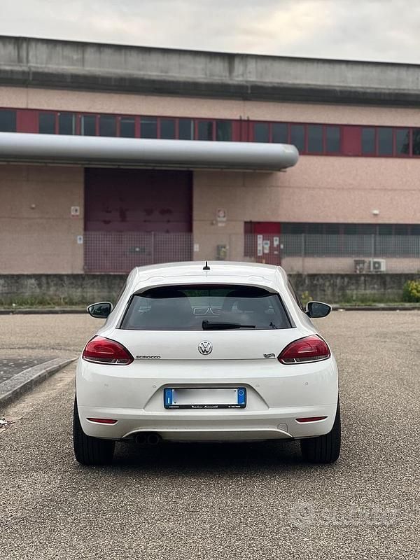 Usata VW Scirocco 200 CV (147 kW) 2009 Bianco Coupé