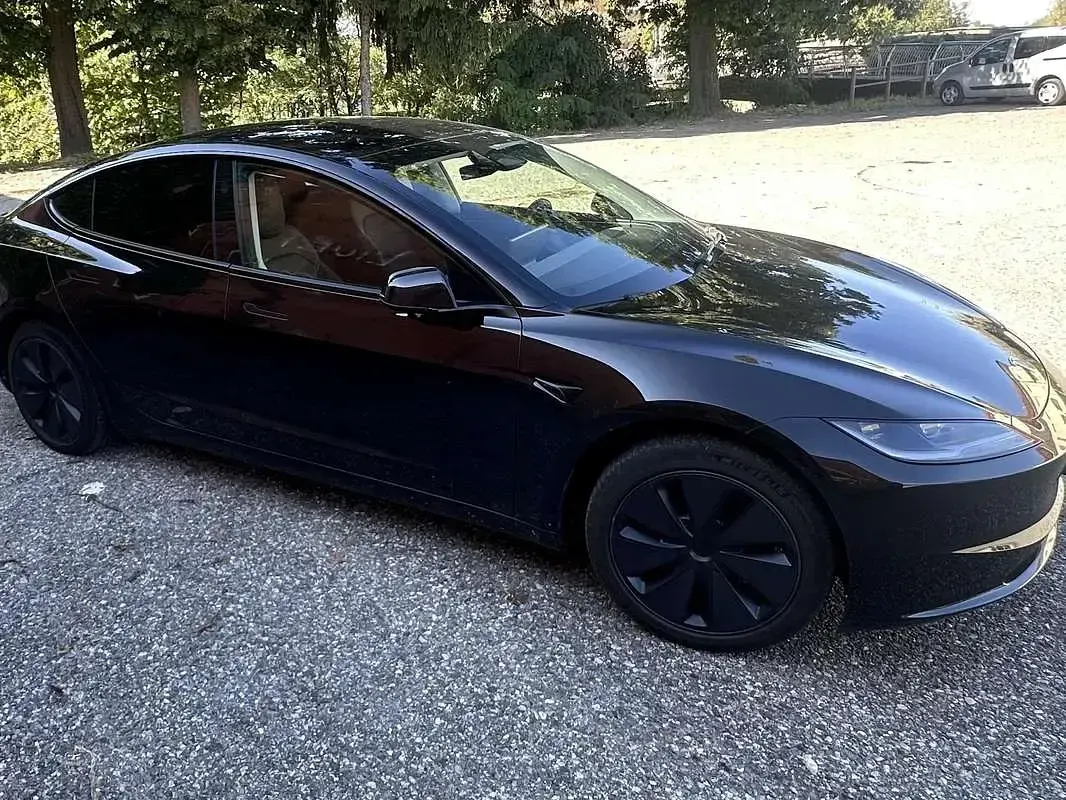 Usata Tesla Model 3 RWD 88 kW (120 CV) 2024 Nero Berlina