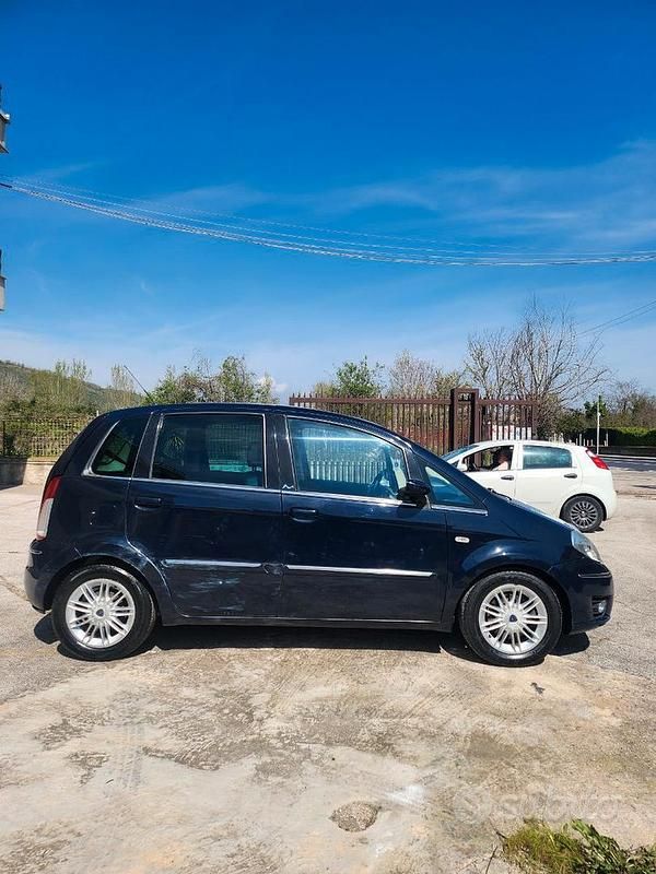 Usata Lancia Musa 90 CV (66 kW) 2009 Blu Monovolume