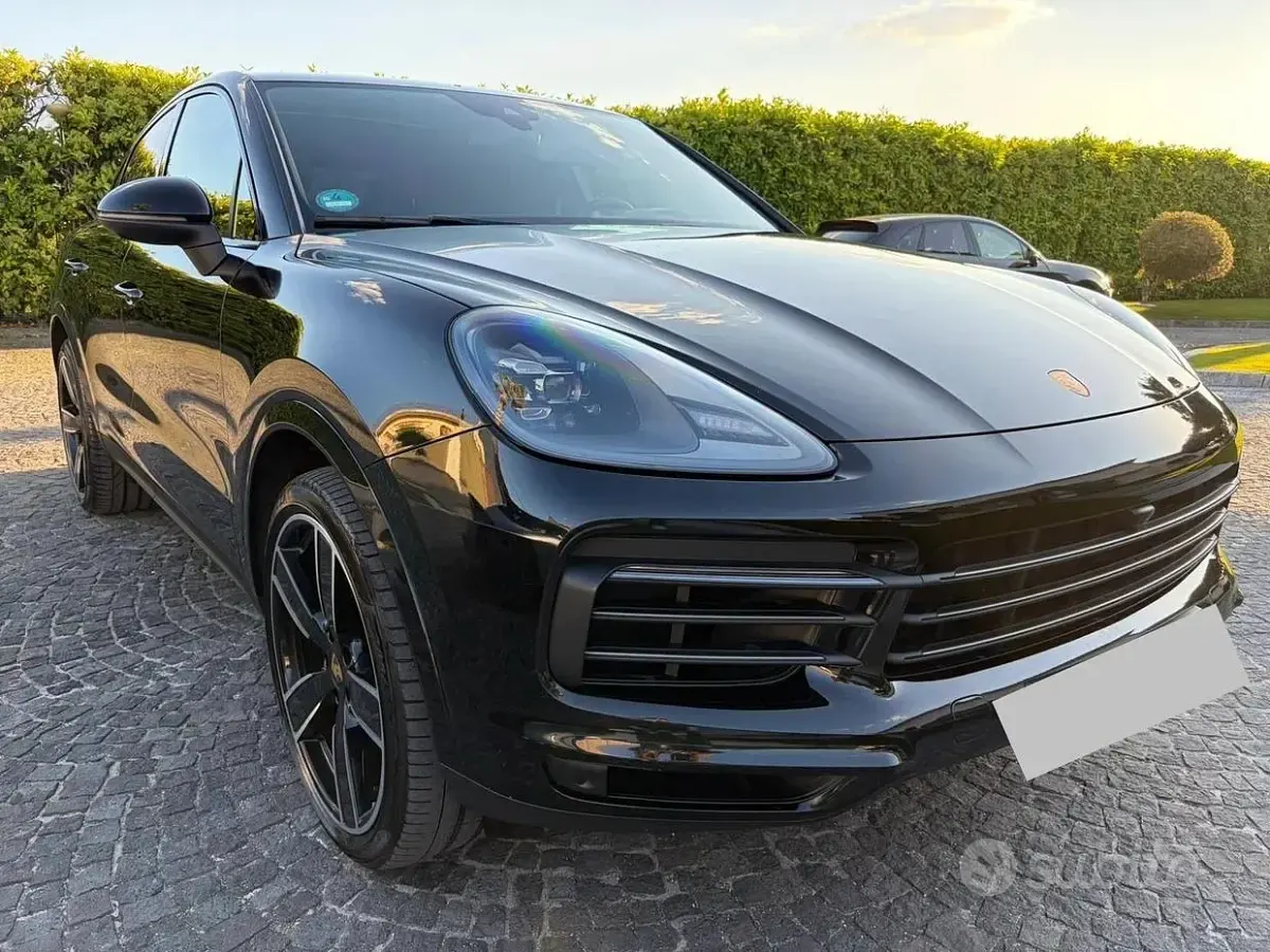 Usata Porsche Cayenne Platinum Edition 340 CV (250 kW) 2023 Nero SUV