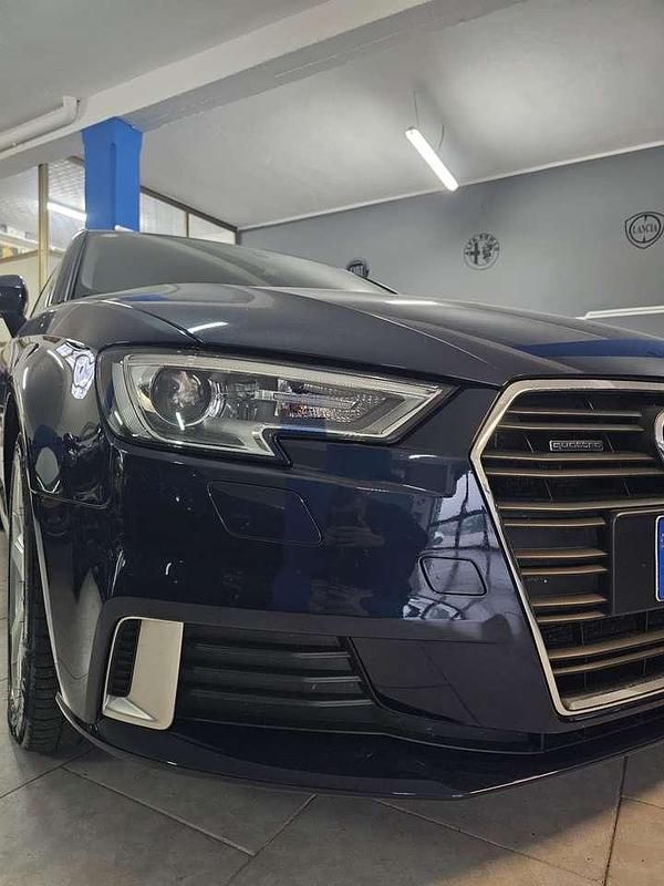 Usata Audi A3 Design 150 CV (110 kW) 2017 Blu Berlina