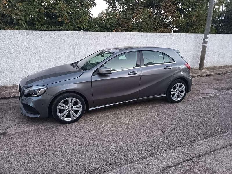 Usata Mercedes A180 109 CV (80 kW) 2017 Utilitaria